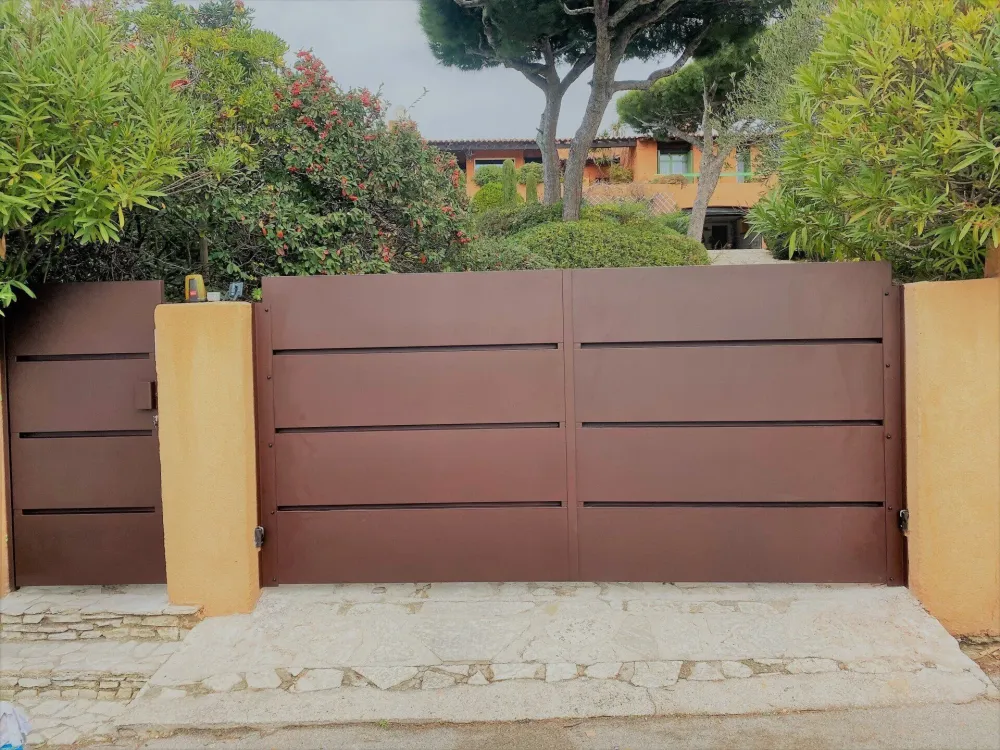 portail marron